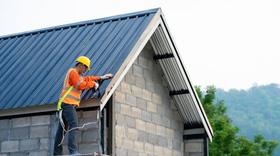 Expert new roof installation services in Lindsay, OK